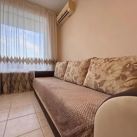 Apartamento Emilia Sunny Gardens - Cozy Seaside Pool